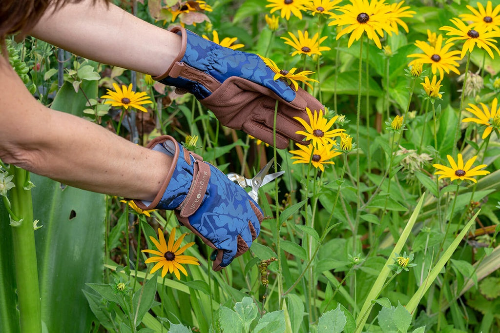 Women Oak Leaf gardening gloves in garden