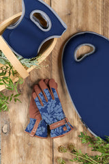 Women Oak Leaf gardening gloves and knee pad